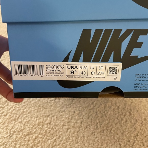 Brand New Air Jordan 1 High UNC Toe Size 9.5M/11W - Picture 6 of 8